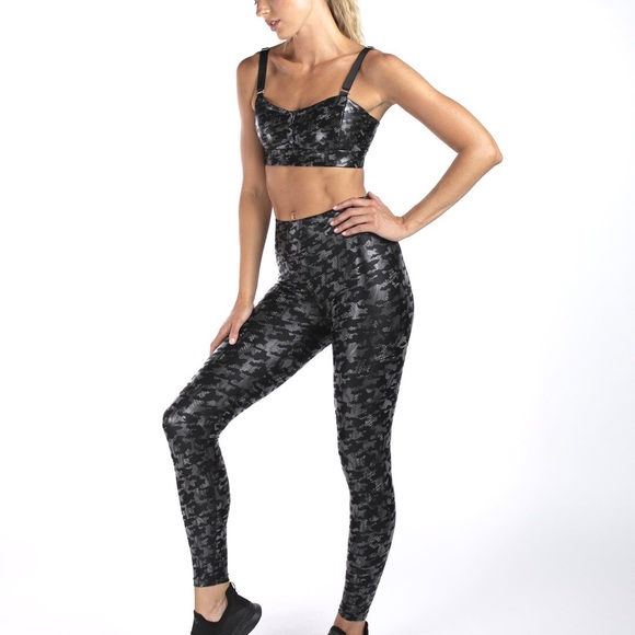 Heroine sports bra in Mesh Camo - Picture 2 of 5